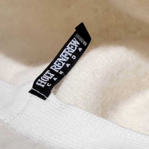 Holt Renfrew Angora Hat - Picture 4 of 5